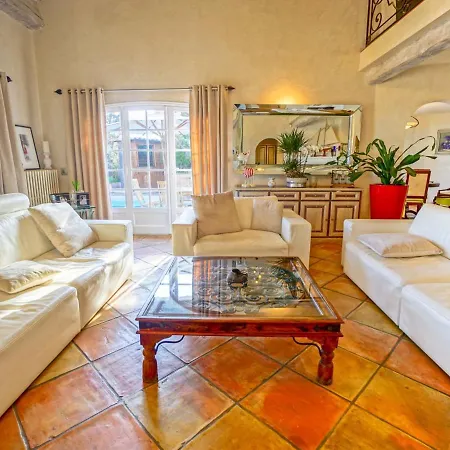 Villa Saint-Raphael-Antheor, 3 Bedrooms, 6 Persons - Fr-1-643-40