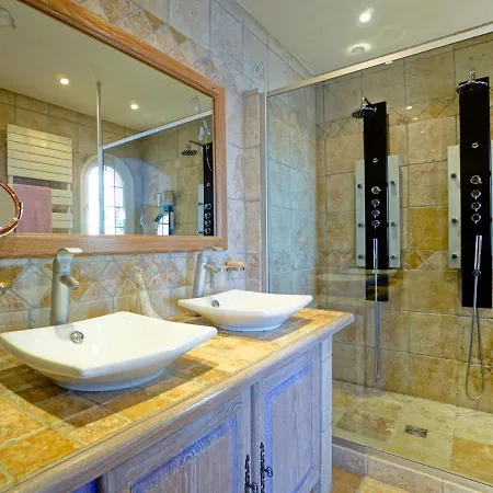 Villa Saint-Raphael-Antheor, 3 Bedrooms, 6 Persons - Fr-1-643-40