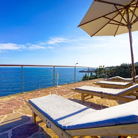 Villa Saint-Raphael-Antheor, 3 Bedrooms, 6 Persons - Fr-1-643-40 וילה *