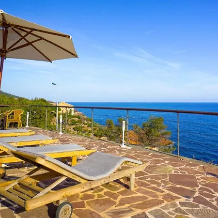 Villa Villa Saint-Raphael-Antheor, 3 Bedrooms, 6 Persons - Fr-1-643-40 *